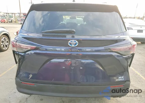 2023 Toyota Sienna Xle z USA, uszkodzony, nr VIN 5TDYRKEC3PS171596